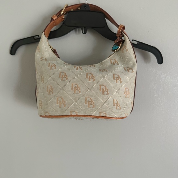 Dooney&Bourke light blue zippered bucket handbag with belt style strap - Picture 16 of 16